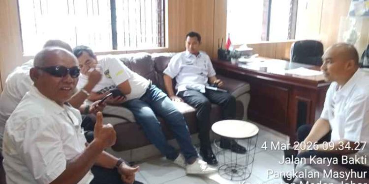 Ketua Jaringan Informasi Nasional Koordinasi dengan Camat Medan Johor Bahas Kebersihan Kanal