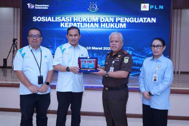Upaya Kajatisu Harli Siregar Meningkatkan Kepatuhan Hukum Di Lingkungan PT PLN (Persero) Unit Induk Sumatera Utara